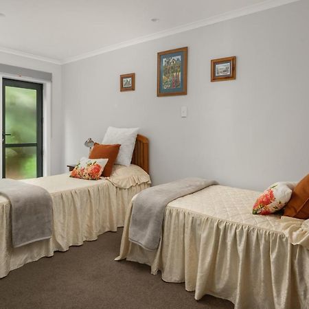 Fabulous Apartment With Private Spa Pool & Gym Picton Esterno foto