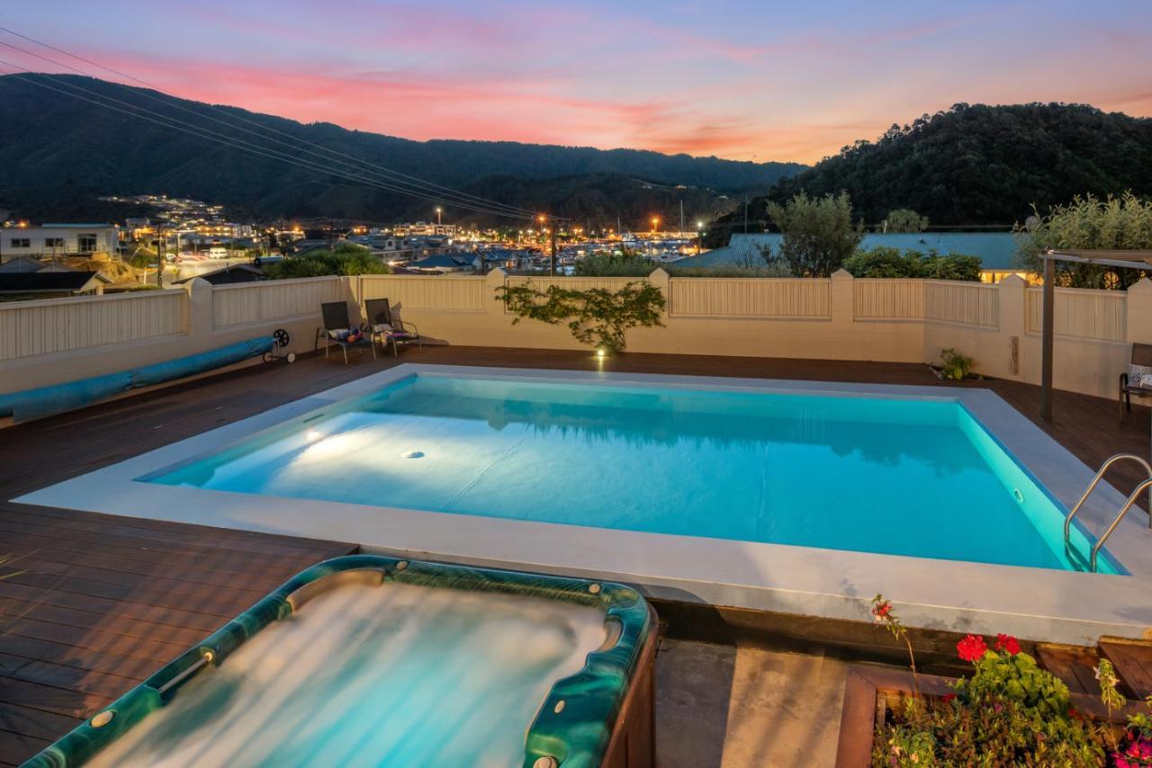 Fabulous Apartment With Private Spa Pool & Gym Picton Esterno foto