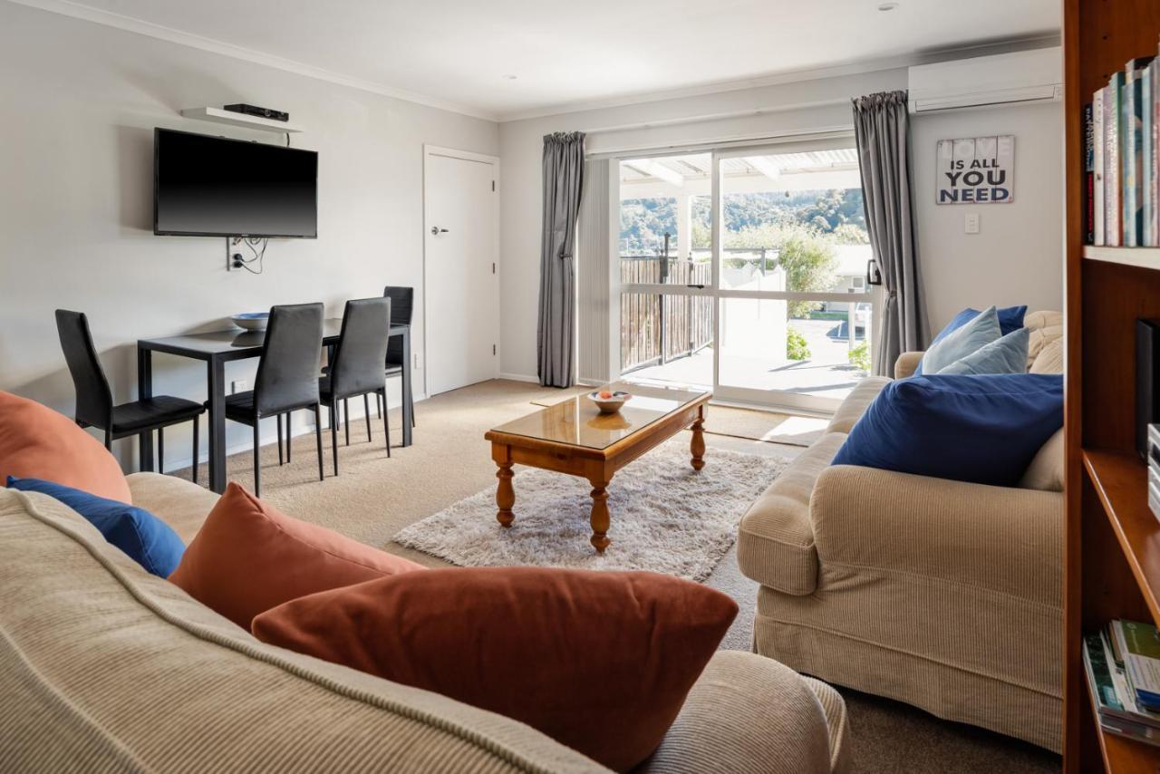 Fabulous Apartment With Private Spa Pool & Gym Picton Esterno foto