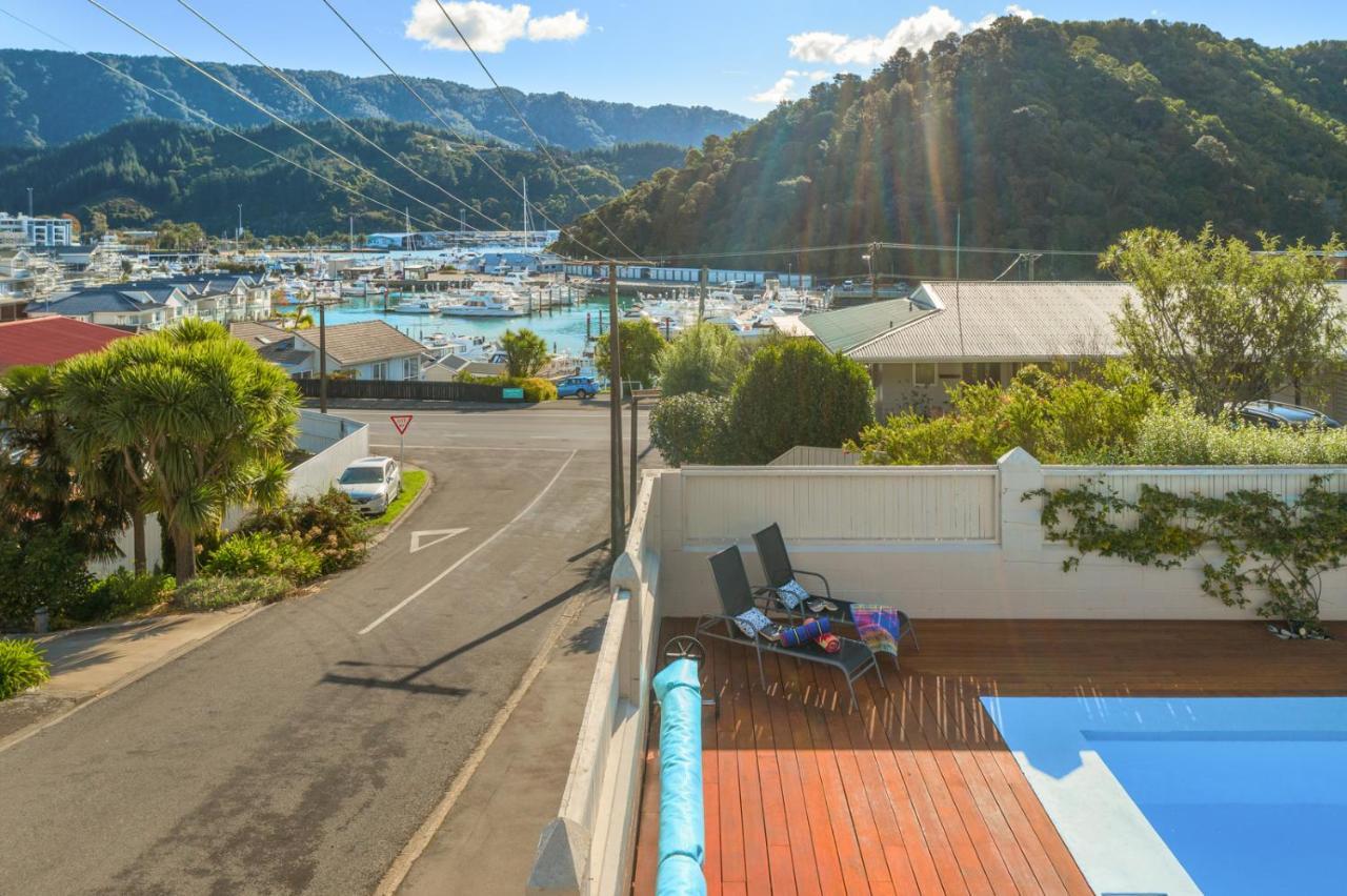 Fabulous Apartment With Private Spa Pool & Gym Picton Esterno foto